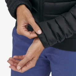Patagonia Women's Down Sweater™ Hoody 19 Patagonia Women's Down Sweater™ Hoody -Sport Way Store 84712 BLK MWCUFF