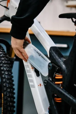 Fidlock TWIST Bottle Connector Left Turn -Sport Way Store FIDLOCK 06.12.23 Lefty 06 800x800 203de756 32a1 442f bd2e 5aaa11bdc7ef