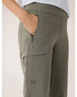 Arcteryx Gamma Hybrid Pant Women's 15 Arcteryx Gamma Hybrid Pant Women's -Sport Way Store S24 X000007714 Gamma Hybrid Pant Forage Women s Waist Detail