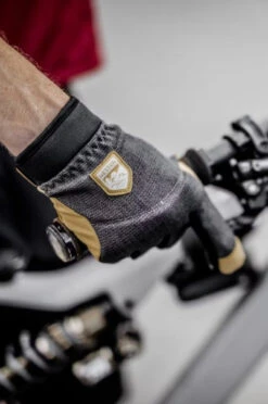 Hestra Bike Windbreaker BC 5-finger 18 Hestra Bike Windbreaker BC 5-finger -Sport Way Store Screenshot 2024 10 14 231049