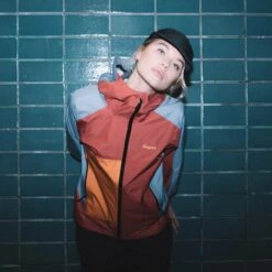 Bergans Women's Vaagaa Light 3L Shell Jacket 16 Bergans Women's Vaagaa Light 3L Shell Jacket -Sport Way Store images 8